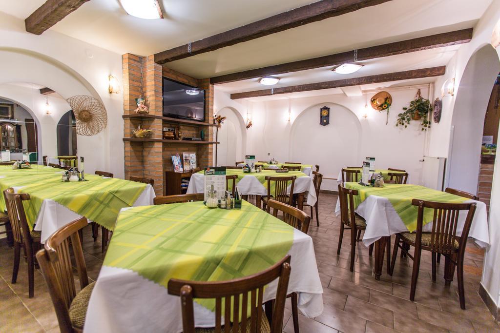Penzion U Kraliku Kurdějov Exterior foto