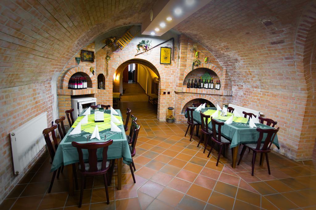 Penzion U Kraliku Kurdějov Exterior foto