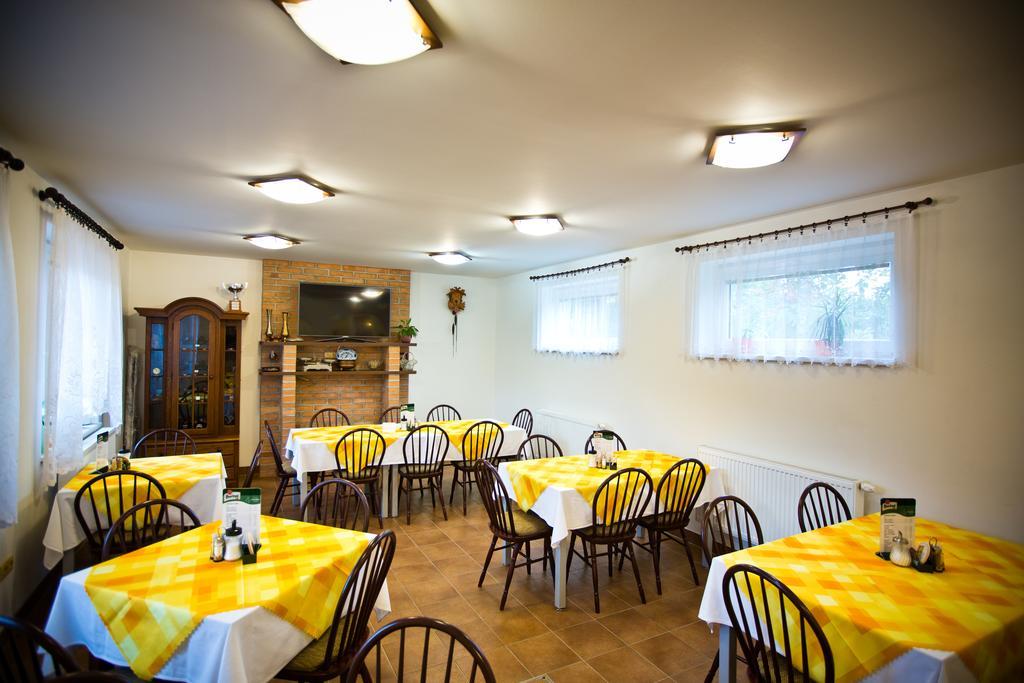 Penzion U Kraliku Kurdějov Exterior foto